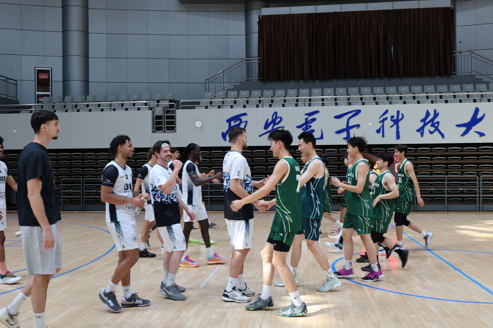 当前体育赛场赢得掌声的球队