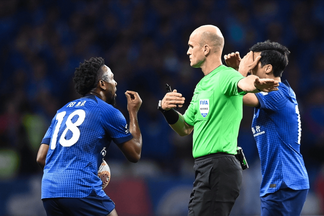 开云体育下载-上港主场被申鑫逼平，落后恒大仍领跑中超积分榜