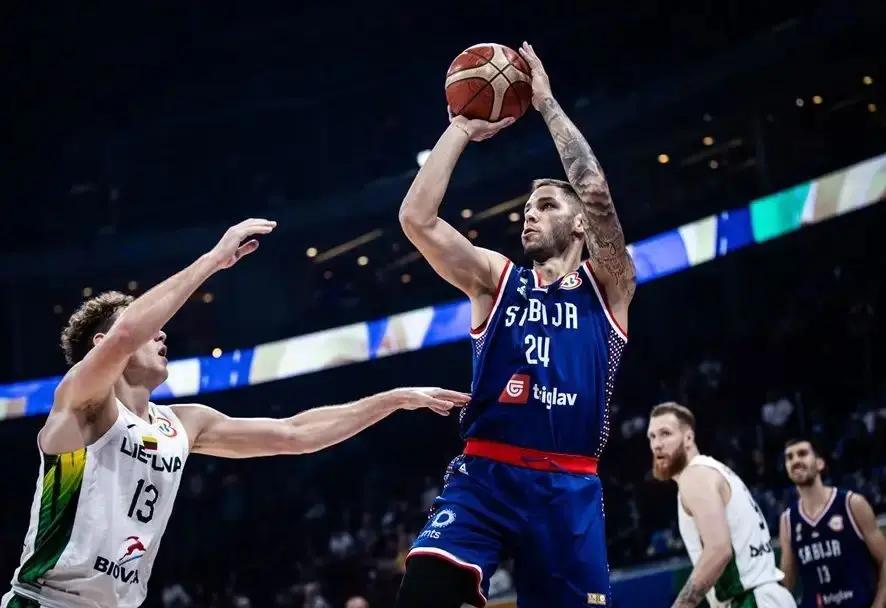 塞尔维亚队逆转击败对手成功晋级