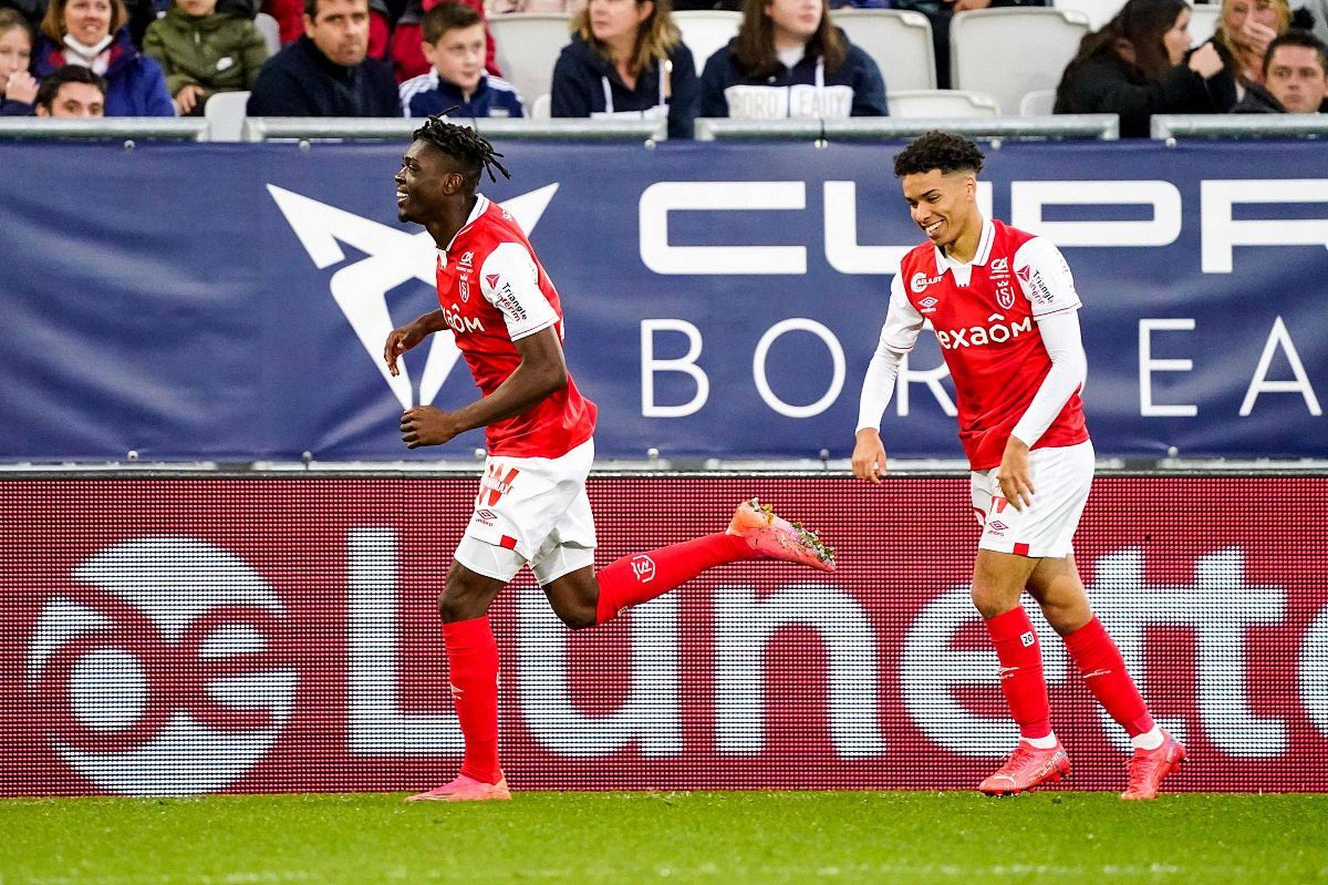 亚眠主场大胜蒙彼利埃,全队士气高涨 亚眠主场大胜蒙彼利埃,全队士气高涨