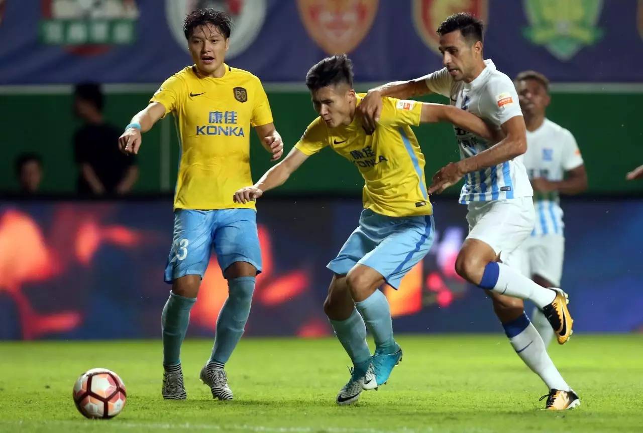 苏宁击败富力，跻身联赛前列