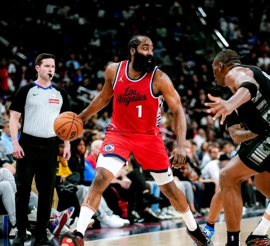 开云体育官方网站-关于灰熊客场战胜篮网，稳固西部前八席位的信息