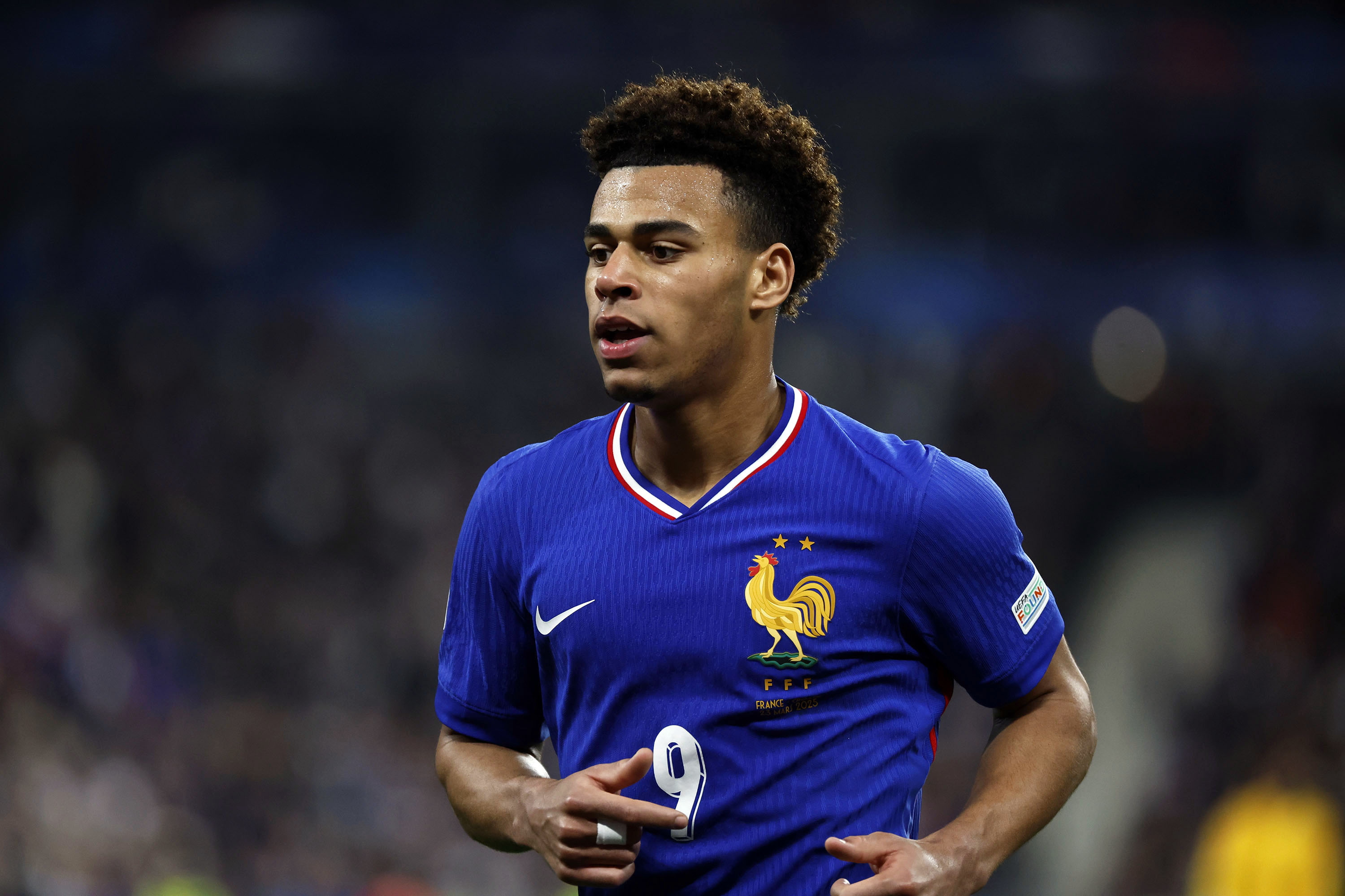 法国队在欧预赛淘汰赛中展现出色实力