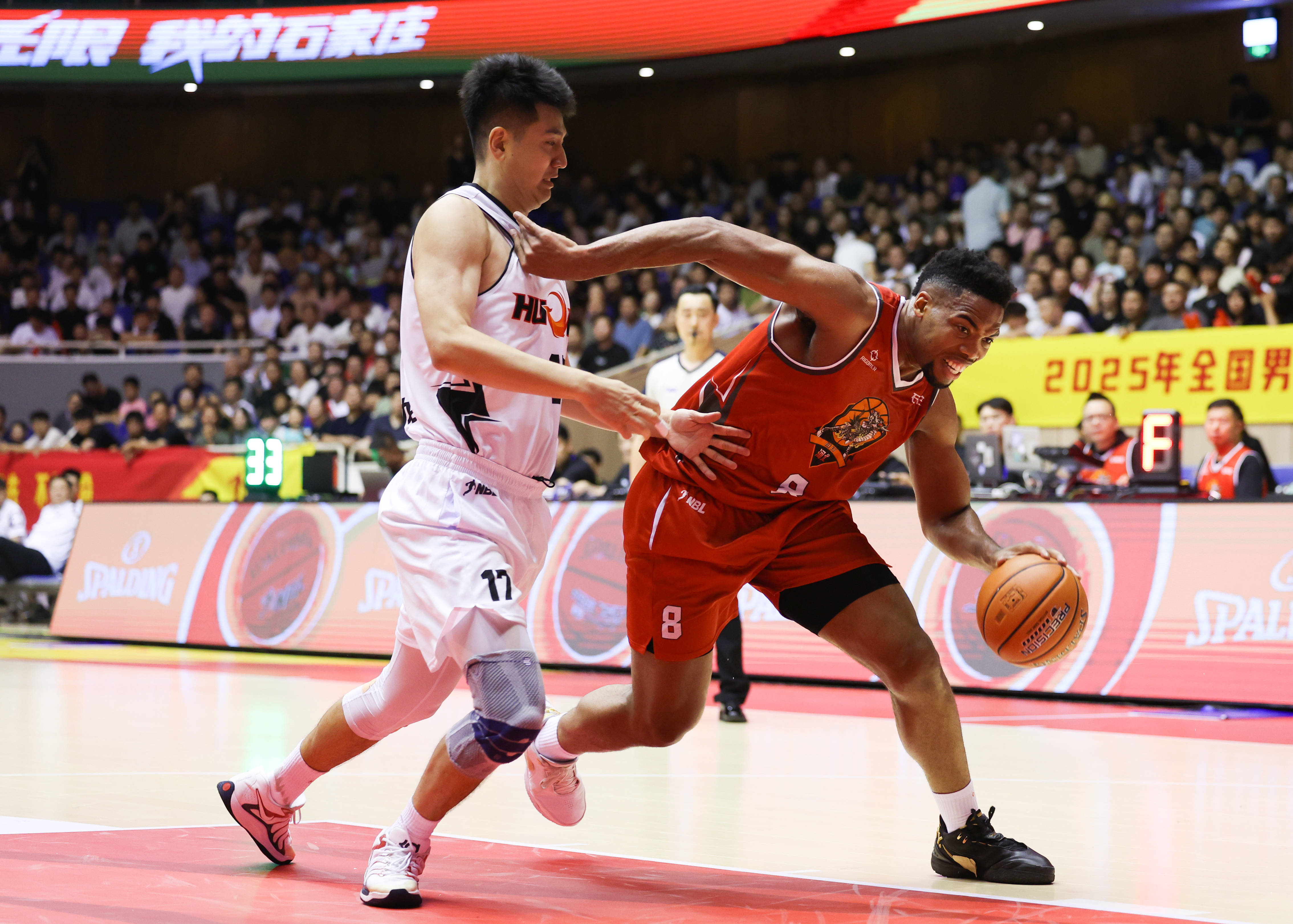 热闹一幕！国内顶尖体育赛事激烈决胜