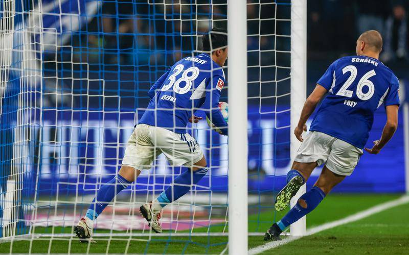 包含沙尔克客场大胜，连续取得胜利的词条