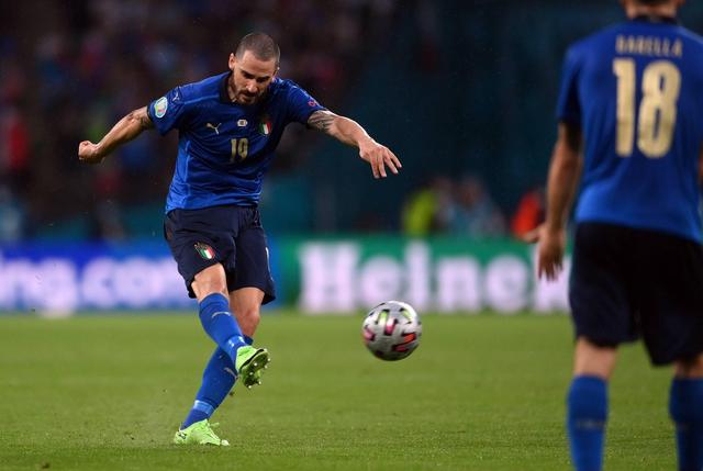 意大利与西班牙的对决引起球迷热烈讨论