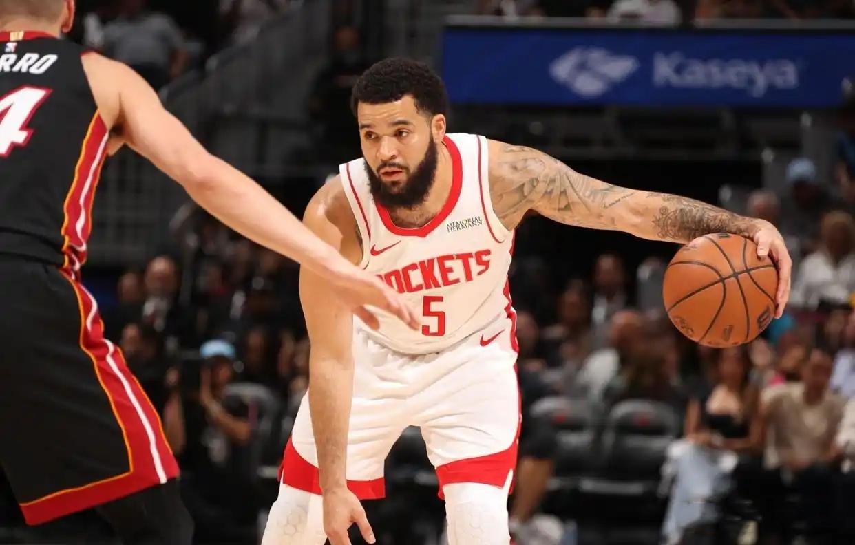 火箭逆转老鹰,主场气势磅礴 火箭逆转老鹰,主场气势磅礴