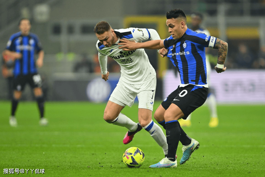 包含纷纷角逐！顶级球队争夺胜利荣耀的词条