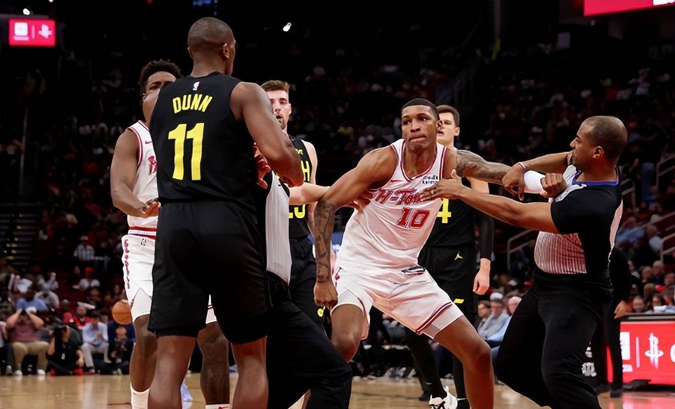 火箭主场击败尼克斯,豪取六连胜 火箭主场击败尼克斯,豪取六连胜