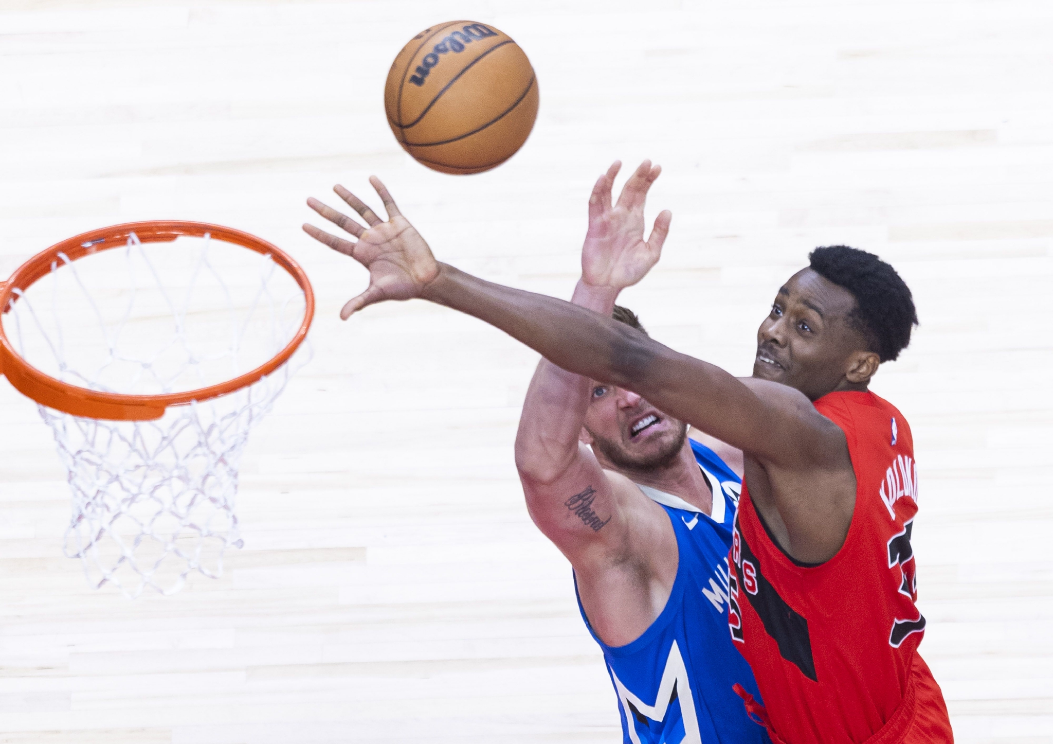 雄鹿大胜猛龙,霸主之姿再现 雄鹿大胜猛龙,霸主之姿再现