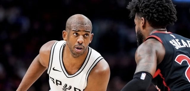 马刺逆转猛龙保持领先