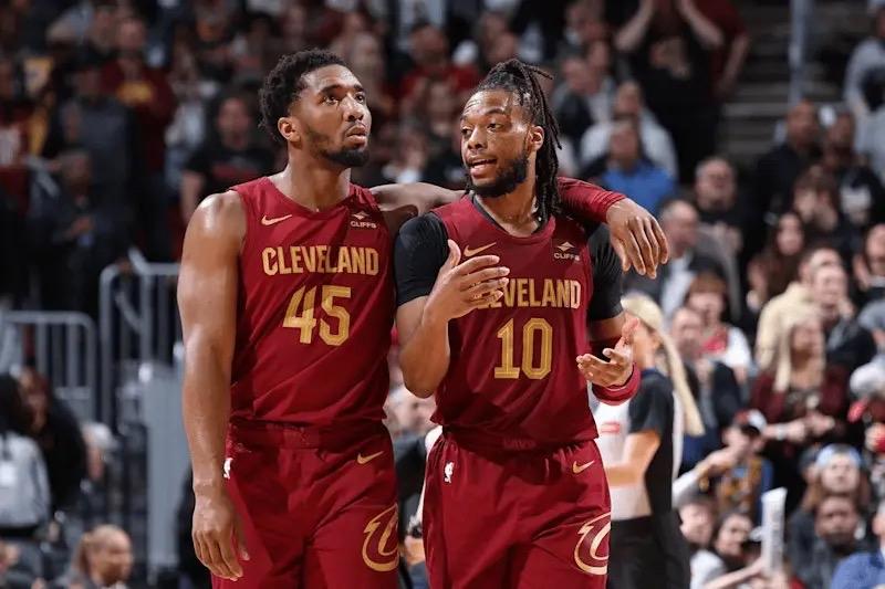 黄蜂绝杀雷霆，大胜取得胜利