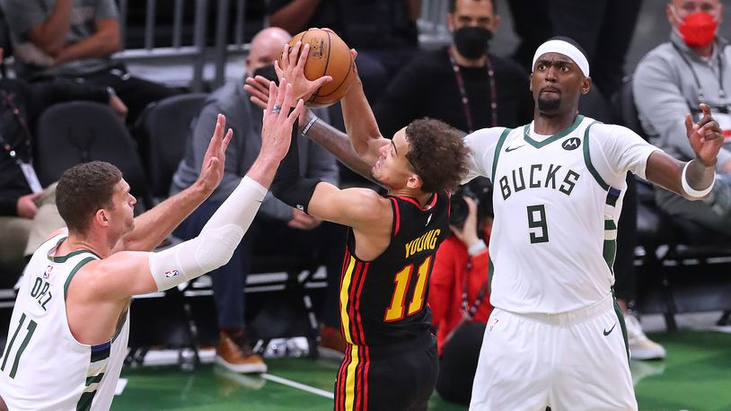 雄鹿擒下老鹰，保持不败纪录