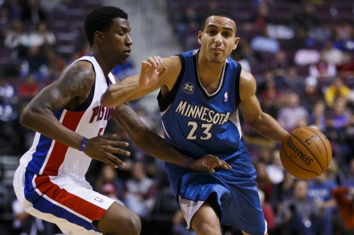 包含雄鸟主场逆转森林狼，遭遇两连败的词条