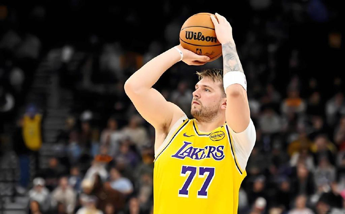 开云体育-独行侠再次击败湖人，卢卡-东契奇大秀技术